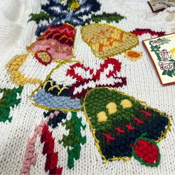 Crystal Kobe Retro Christmas Hand Knit Sweater Size M NWT Poinsettia Chunky - Picture 12 of 14